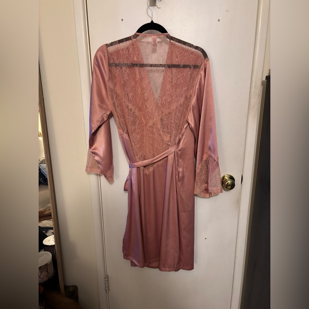 Victoria's Secret Chantilly lace kimono robe - Picture 4 of 10